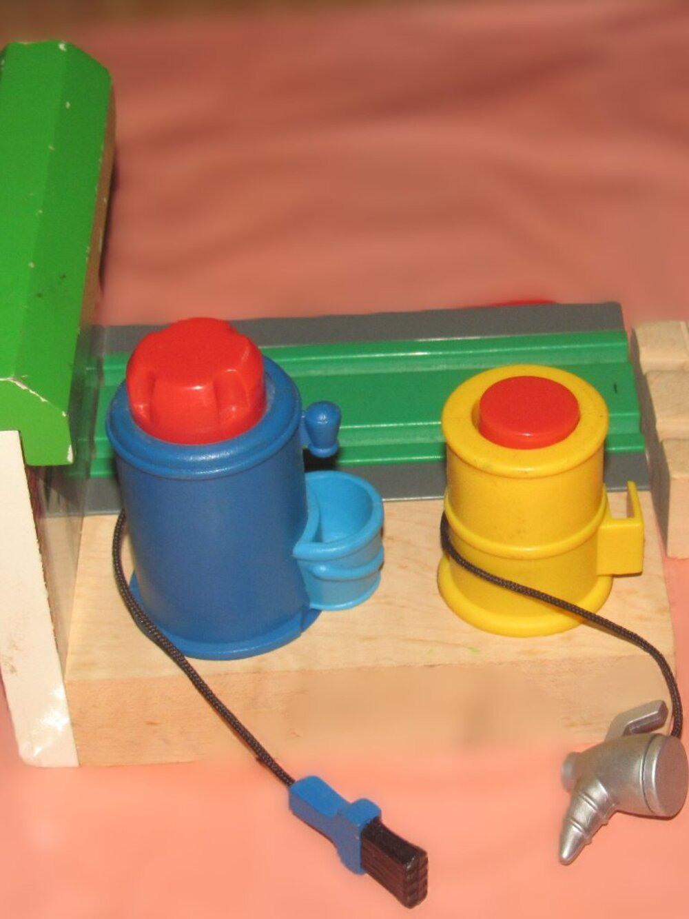 Thomas Wooden Railway Train Track ABbey Repair Shed Station Clickety Clack Rare